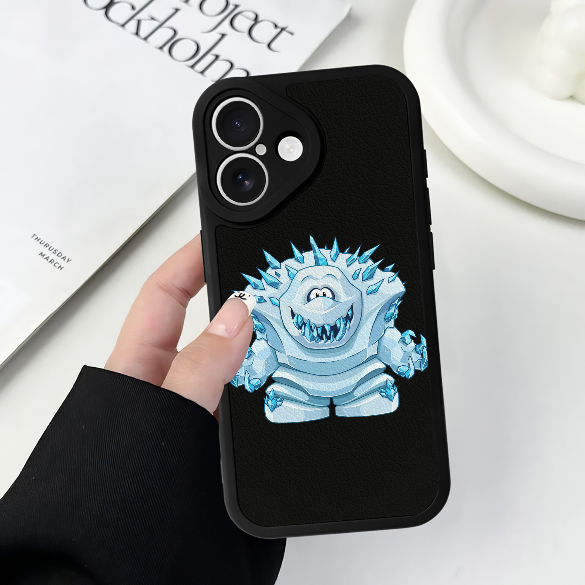 （画像用） アナと雪の女王 アンナ エルサ Frozen Anna Elsa 【iPhone 16シリーズ対応】シリコンスマホケース（レザー調） 材質：シリコン